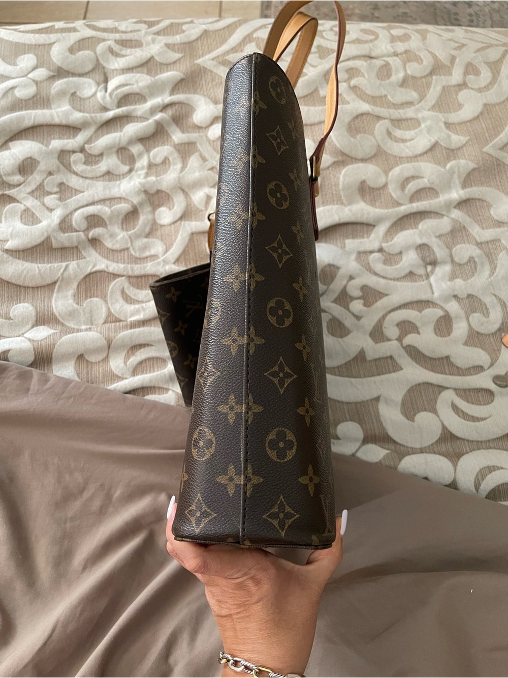 Tote - Picture 4 of 6